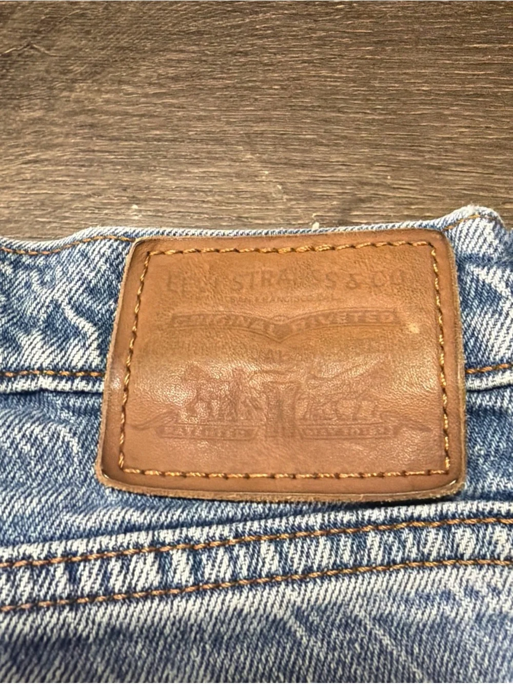 Levi's Premium Wedgie Straight Button Fly Medium Wash High Rise Jeans Size 31